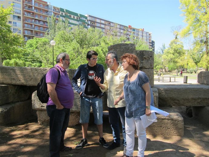 Los candidatos de Unidos Podemos, hoy en el Parque Bruil 