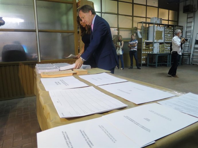 Moragues junto a las papeletas