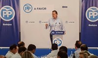 Rajoy pide "cuidado con las alternativas" que pueden hacer "tabla rasa" con el trabajo hec