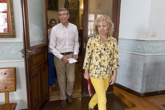 Díaz Tezanos con el alcalde de Castro 