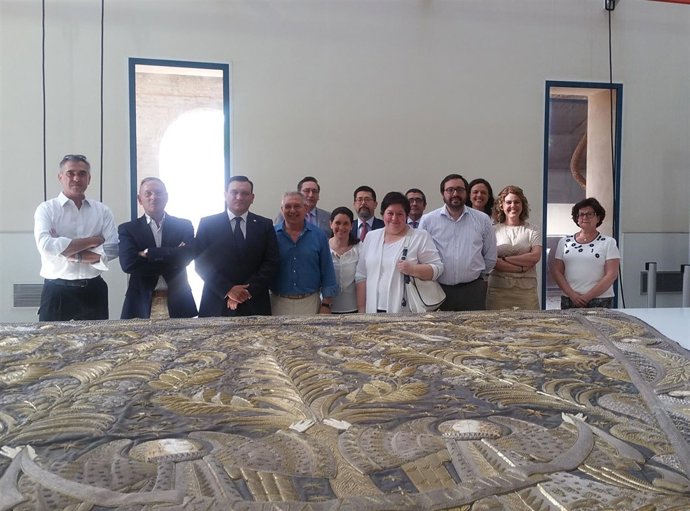 El IAPH restaurará el manto procesional de la Virgen de los Negritos