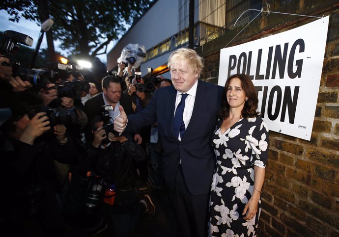 El exalcalde de Londres Boris Johnson vota en el referéndum