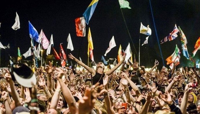 PÚBLICO EN UN CONCIERTO