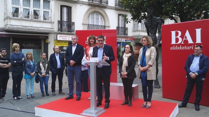 Patxi López, mitin en Vitoria