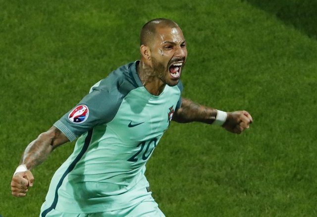 Quaresma celebra un gol con la selección de Portugal