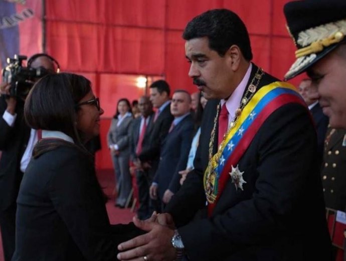 Delcy Rodriguez, condecorada