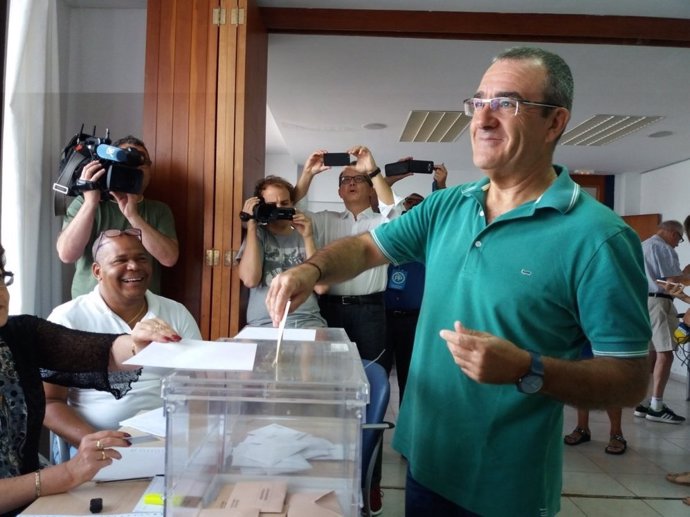 Juan Pedro Yllanes vota en Palma