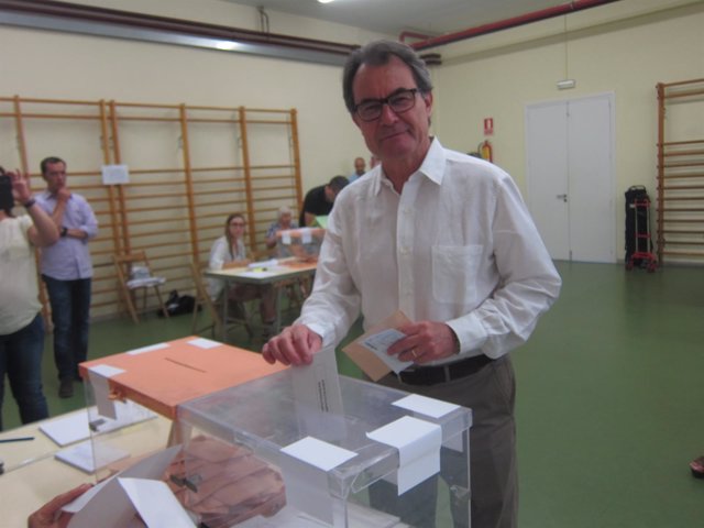 Artur Mas vota el 26J