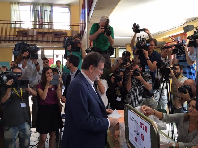 Rajoy acude a votar