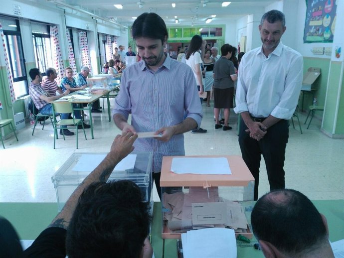 Javier Sánchez con Óscar Urralburu