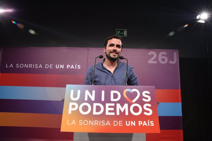 Alberto Garzón durante la noche electoral