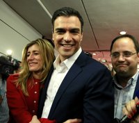 El PSOE logra evitar el 'sorpasso' y sigue como segunda fuerza pero continúa su declive