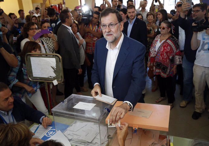 Mariano Rajoy acude a votar