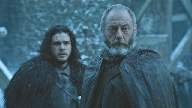 Jon Snow y Davos Seaworth en Juego de tronos