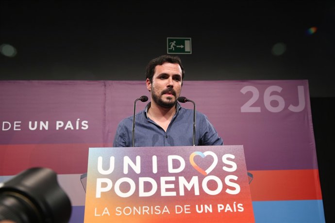 Alberto Garzón durante la noche electoral
