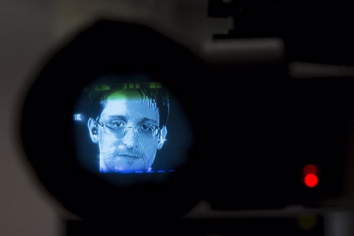 El excontratista de la NSA  Edward Snowden
