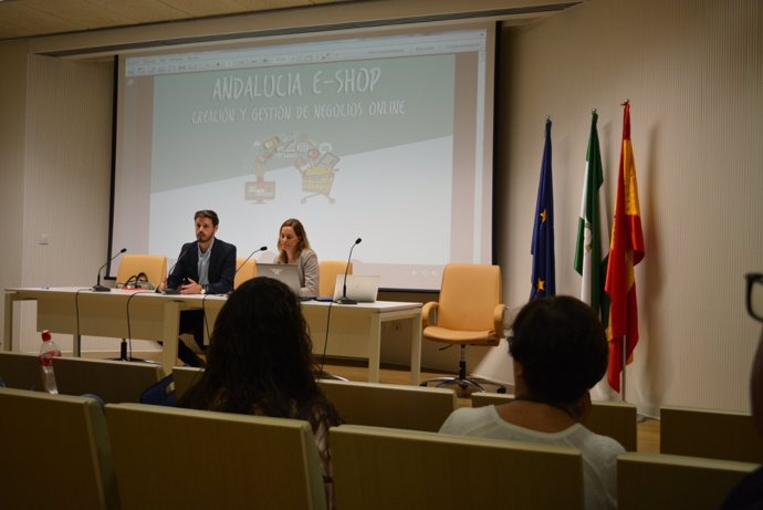 Presentación del taller 'E-Shop' por parte de la Junta en Granada