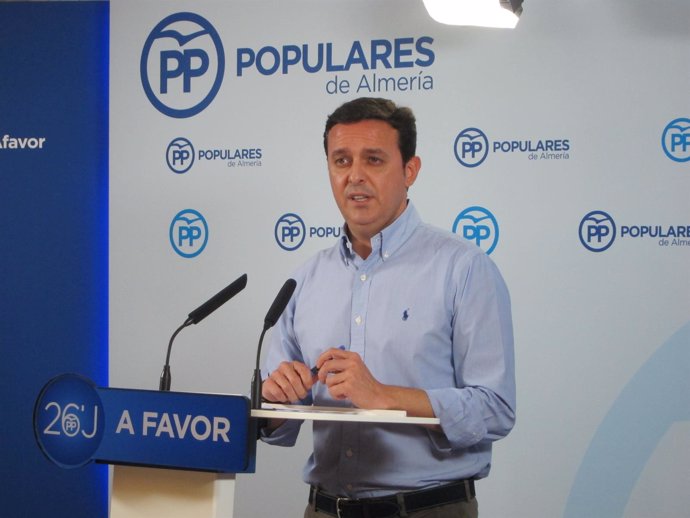 El secretario provincial del PP de Almería, Javier Aureliano García