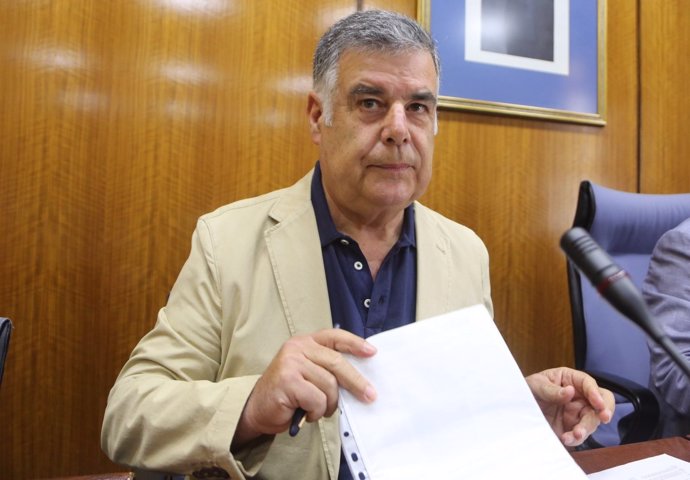 El exconsejero de Empleo José Antonio Viera ante la comisión de investigación