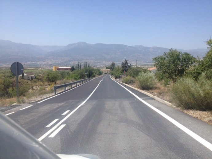 Las obras de Diputación mejoran la seguridad en la carretera AL-6100.