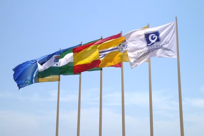 Banderas en Islantilla (Huelva).