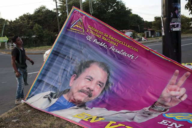Pancarta con el presidente de Nicaragua, Daniel Ortega