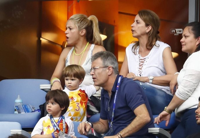 SHAKIRA CON MILAN Y SASHA