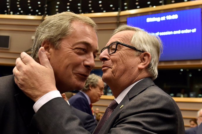 Nigel Farage y Jean-Claude Juncker