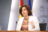 Sáenz de Santamaría insta al PSOE a dejar paso a un Gobierno de Rajoy "cuanto antes"