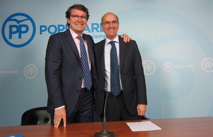 Mañueco e Iglesias en la sede del PP salmantino