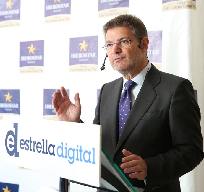 El ministro de Justicia en funciones, Rafael Catalá, participa en un desayuno