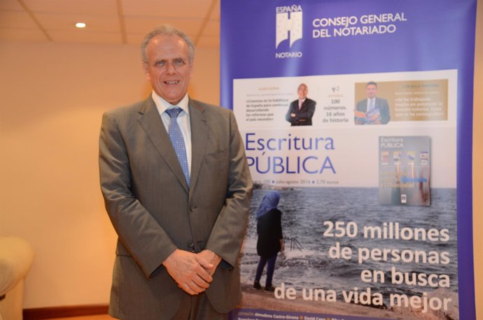 El presidente del Consejo General del Notariado, José Manuel García         