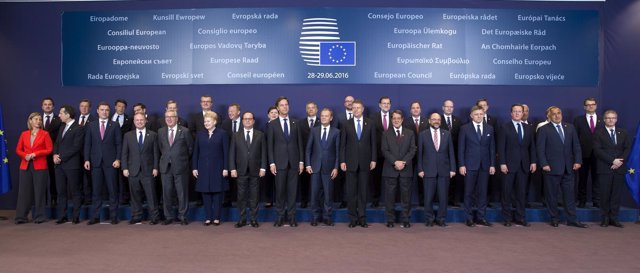 Foto de familia de la cumbre europea del 28 de junio