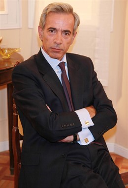 El Actor Inmanol Arias Caracterizado Como Antonio De 'Cuéntame'