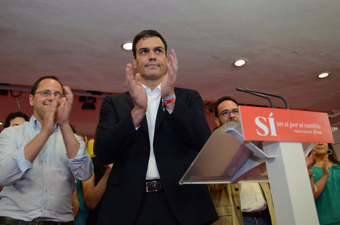 Pedro Sánchez valora los resultados en la noche electoral
