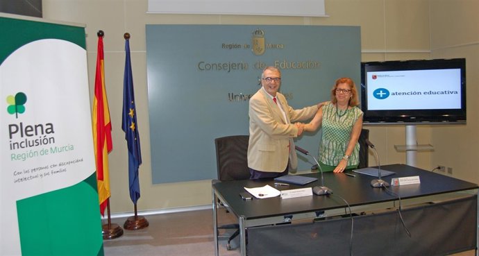 Firma del convenio entre la Consejería de Educación y Plena Inclusión