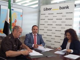 Firma del acuerdo entre Liberbank y la Junta en Monfragüe