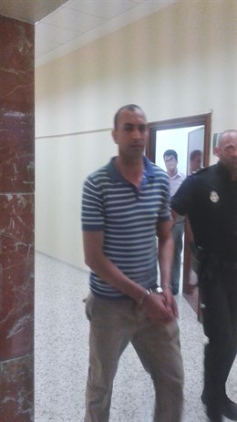El acusado del asesinato machista en Berja entra en sala