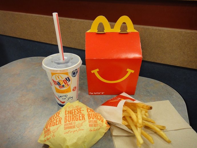Una ley contra la obesidad obliga a McDonald's a modificar la 'cajita feliz' 
