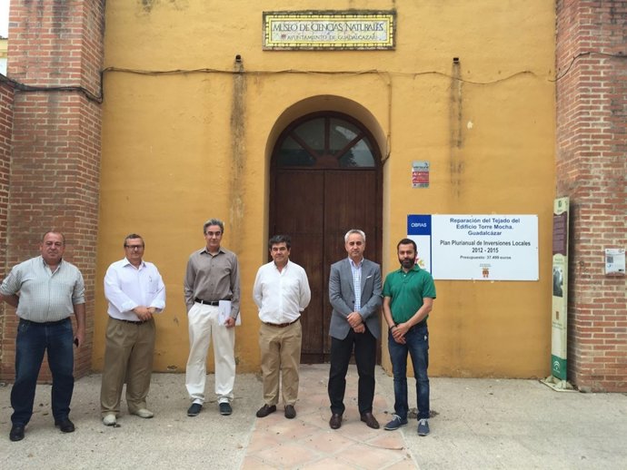Izquierdo (dcha.) durante su visita a Guadalcázar