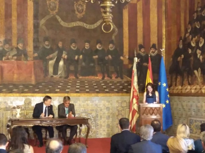 Puig y Oltra en el aniversario del Decreto de Nueva Planta
