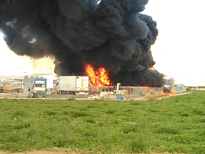 Incendio en una nave hortofrutícola