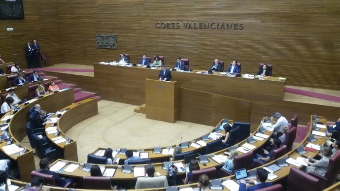 Puig en la tribuna de las Corts en la sesión de control