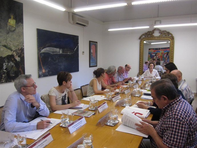 Gamarra preside la reunión del Grupo contra la Pobreza Energética