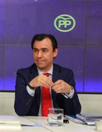 El PP ve "infantil" la postura de Rivera contra Rajoy pero cree que "al final entrará" a negociar