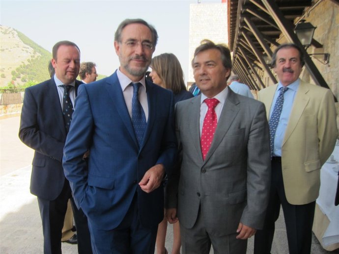 Felipe López junto con Francisco Carmona en la asamblea de Fadeco