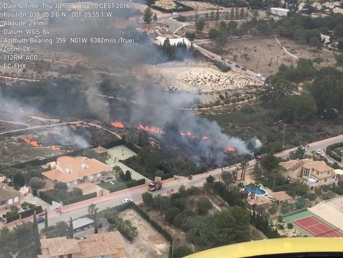 Imagen del incendio declarado en la Alcayna