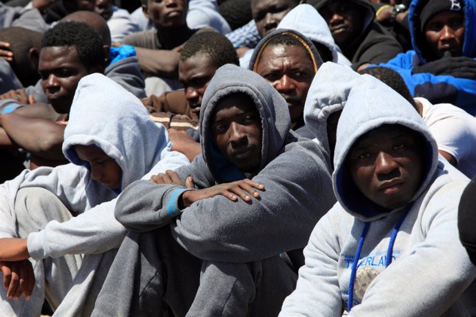 Migrantes detenidos en Trípoli