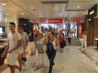 Consumo aconseja una actitud responsable durante las rebajas