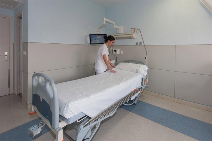 Imagen de una habitación del Virgen del Rocío remodelada